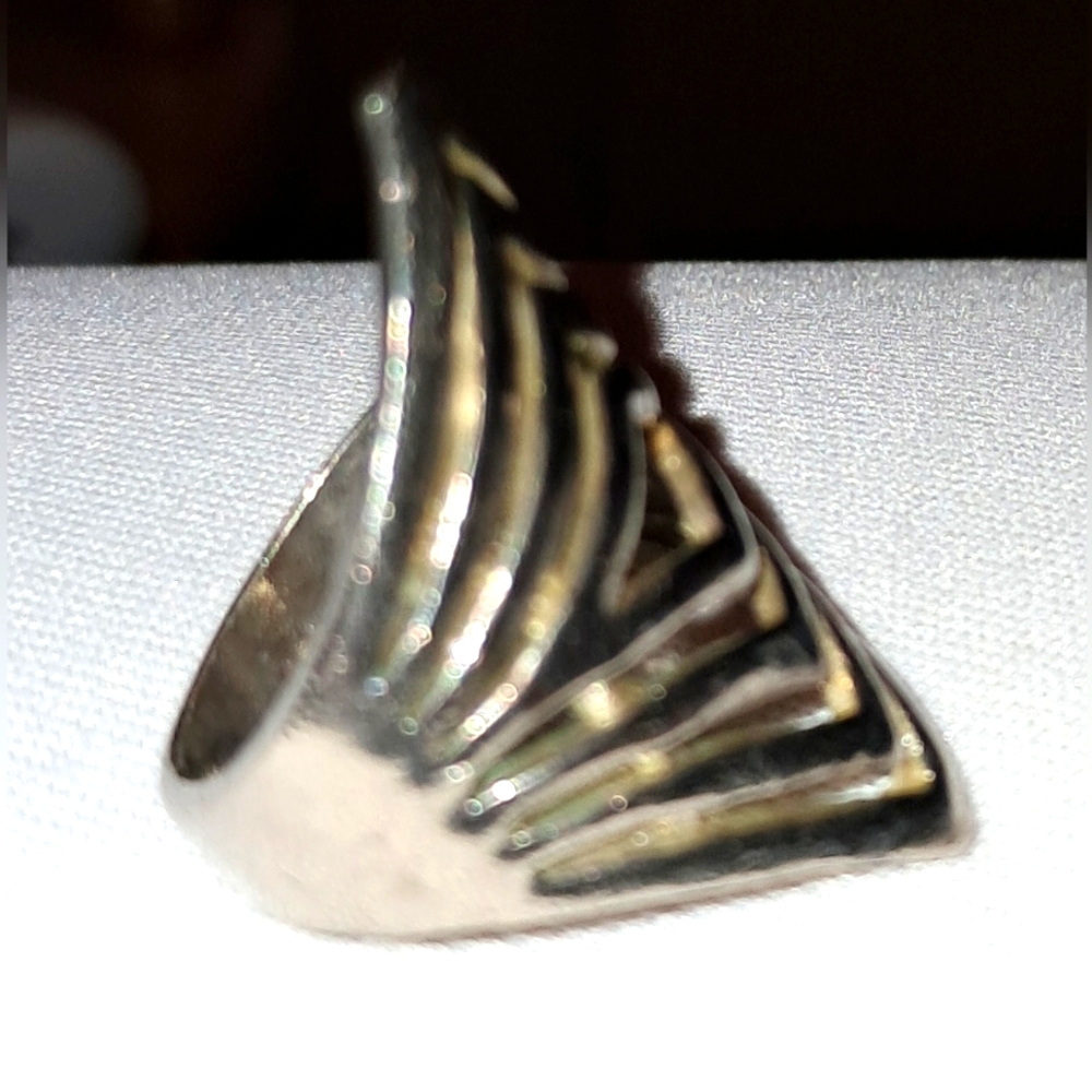 ROMAN STYLE FASHION RING - Picture 5 of 9